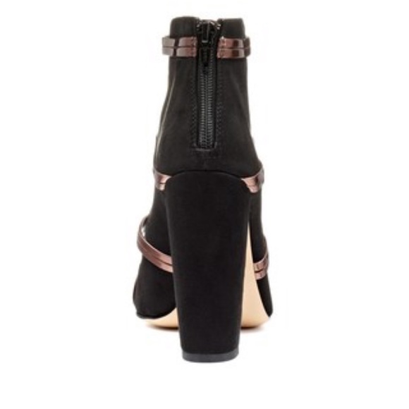 NIB Caged T Strap Peep Toe Block Heel Ankle Bootie - Picture 4 of 5